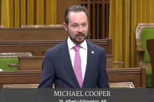 Nghị sĩ Canada giới thiệu Dự thảo Luật Khung quan hệ Canada - Đài Loan. Ảnh: FOCUS TAIWAN