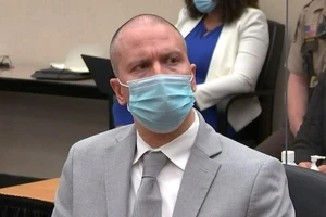 Cựu cảnh sát da trắng ghè cổ ông Floyd bị kết án 22 năm rưỡi tù. Ảnh: REUTERS