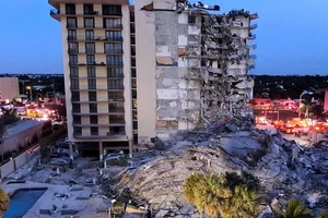 Vì sao việc tìm kiếm nạn nhân vụ sập chung cư ở Mỹ diễn ra lâu vậy? Ảnh: CNN