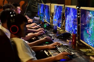Trung Quốc giới hạn trẻ em chỉ được chơi game trực tuyến khoảng 3 tiếng một tuần. Ảnh: REUTERS