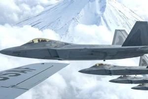 Mỹ có khoảng 180 chiếc F-22 đang được triển khai trên thực tế. Ảnh: KHÔNG QUÂN MỸ