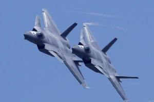 Máy bay chiến đấu J-20 của không quân Trung Quốc tại một buổi triển lãm năm 2018. Ảnh: AP