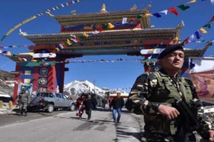 Ấn Độ tạm giữ binh lính Trung Quốc cố phá hoại sau khi vượt qua ranh giới LAC. Ảnh: AFP