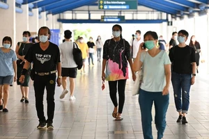 Thủ tướng Lý Hiển Long nhắn nhủ người dân về sống chung với COVID-19. Ảnh: THE STRAITS TIMES