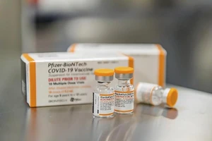 Vaccine COVID-19 của Pfizer/BioNTech hiệu quả hơn 90% ở trẻ 5-11 tuổi. Ảnh: AP