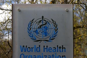 WHO sẽ sớm đưa ra hướng dẫn về thuốc uống điều trị COVID-19. Ảnh: REUTERS