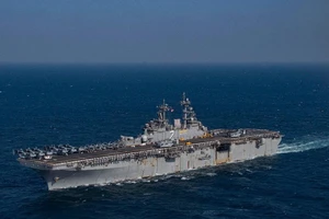 Tàu đổ bộ USS Essex của Mỹ. Ảnh: HẢI QUÂN MỸ