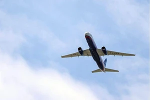 Né trinh sát cơ của NATO ở Biển Đen, máy bay chở khách Nga hạ độ cao hơn 600m. Ảnh: REUTERS