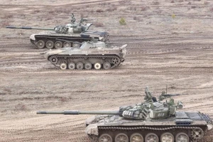 Xe tăng trong cuộc tập trận Union Courage 2022 giữa Nga-Belarus hôm 19-2. Ảnh: AP