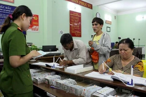 Cơ quan nào cấp giấy xác nhận Chứng minh nhân dân?