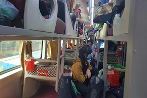 Những lưu ý khi đi xe khách đường dài để tránh bị sàm sỡ