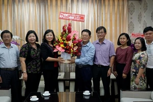 Tỉnh Bạc Liêu chúc mừng báo Pháp Luật TP.HCM dịp 21-6