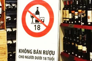Phải khai báo tên, tuổi, CMND khi mua rượu bia online