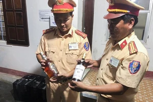 Bán rượu lậu dịp tết bị xử lý như thế nào?