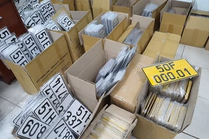 Thủ tục đổi biển số màu vàng khá dễ dàng và nhanh chóng. Ảnh: TN