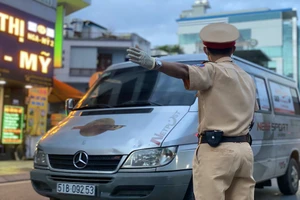 Tân Bình: Lập 20 chốt để kiểm soát chặt người ra vào sân bay và địa bàn quận