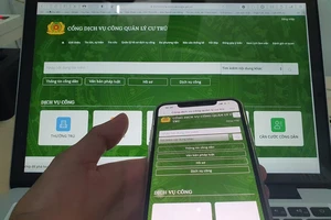 Hướng dẫn người dân ngồi tại nhà đăng ký cư trú qua mạng