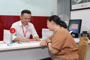 Bỏ xét điều kiện về nợ xấu cho doanh nghiệp vay tiền phục hồi sản xuất