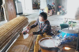 Tây Ninh: Công nhận nghề tráng bánh tráng ấp Cây Trắc là nghề truyền thống