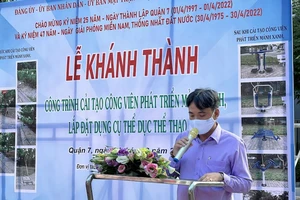 Quận 7, TP.HCM: Cải tạo đất trống thành công viên cho người dân