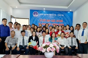 Trao quyết định cho 48 người tập sự hành nghề luật sư ở Bà Rịa-Vũng Tàu