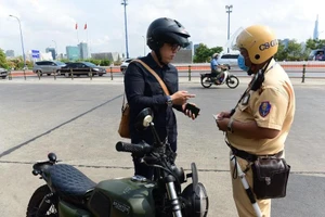 15 lỗi vi phạm giao thông xử phạt tại chỗ không cần lập biên bản