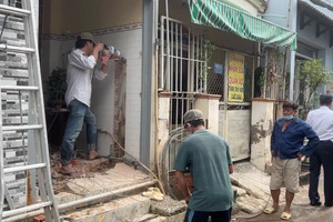 Ở nơi người dân đồng loạt tự dỡ tường rào để hiến đất mở rộng hẻm