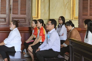 Nhân viên ngân hàng rút trộm hơn 4 tỉ đồng trong sổ tiết kiệm của khách