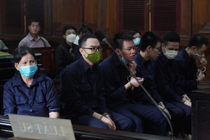 Cựu nhân viên công ty tài chính lấy thông tin khách hàng rồi chiếm đoạt hàng tỉ đồng