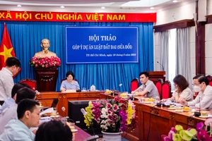 Đề xuất cá nhân mua nhà, đất từ công ty kinh doanh bất động sản bắt buộc phải công chứng