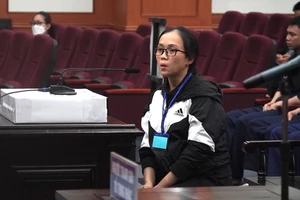 Vợ Nguyễn Thái Luyện nói 'bạn làm ăn' vẫn nộp 12 tỉ khắc phục hậu quả giúp mình