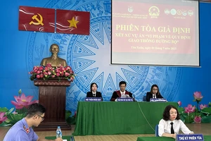 Xử lý nghiêm người chưa thành niên uống rượu bia lái xe