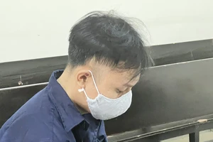 'Tú ông' Lê Hoàng Long môi giới bán dâm 15.000 USD/đêm lãnh án