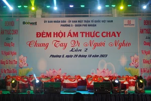 Tổ chức buffet chay gây quỹ hơn 200 triệu hỗ trợ các hộ nghèo