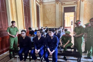 Tuyên án nhóm sinh viên thuê chung cư cao cấp để lập sòng bạc 