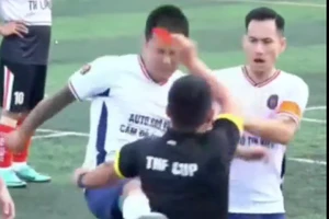 Góc nhìn pháp lý vụ cựu tuyển thủ Lê Sỹ Mạnh đánh trọng tài