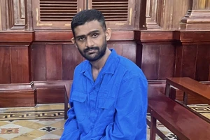 Vận chuyển trái phép 362 viên kim cương vào Việt Nam