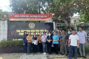 Hy hữu: Nhận tiền doanh nghiệp hỗ trợ, 3 năm sau hàng chục hộ dân bị kiện đòi