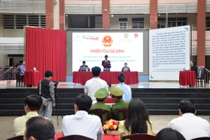 Phiên tòa giả định: Đôi học sinh lãnh án vì tàng trữ ma túy