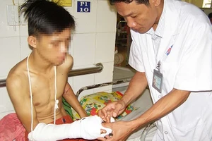 Bỏ quên bàn tay đứt lìa ngoài hiện trường tai nạn