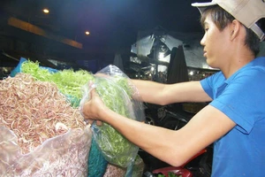 Bất ngờ khi nghe tin rau muống bào ngâm hóa chất