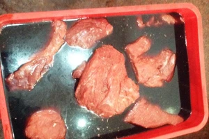 Khởi tố hình sự 2 vụ liên quan an toàn thực phẩm