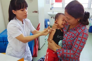 'Xanh mặt' vì bị 18 ổ dịch bệnh bủa vây