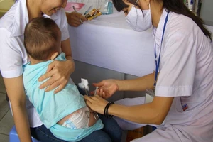 Thủy đậu chưa qua, ho gà đã tới