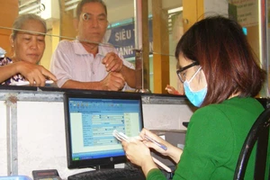 'Oải chè đậu' khi làm thủ tục đăng ký khám bệnh