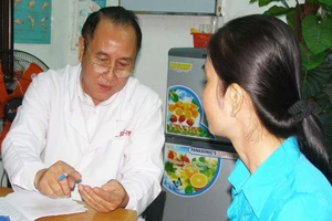 'Bực mình' với cách hỏi và khám bệnh của bác sĩ