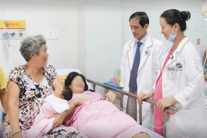 Căng thẳng 6 giờ cứu sản phụ bị nhau tiền đạo hiếm gặp