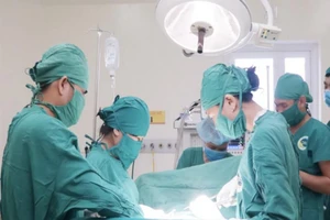 2 cơ sở y tế tư dùng 'báo động đỏ' cứu sống bệnh nhân