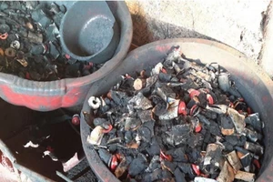 Quán giải khát khóc vì cà phê 'pin'