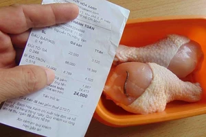 Làm rõ nguyên nhân đùi gà có… 'sinh vật lạ'